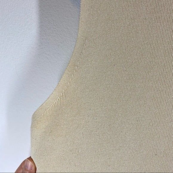 Valentino Tortoise Shell Button Sleeveless Collared Blouse - Picture 12 of 12